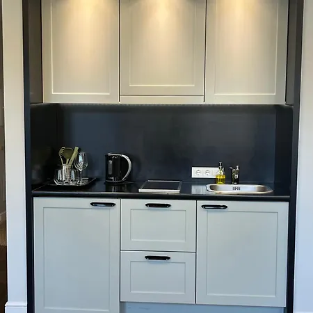 Brand New Modern In Old Town Apartman