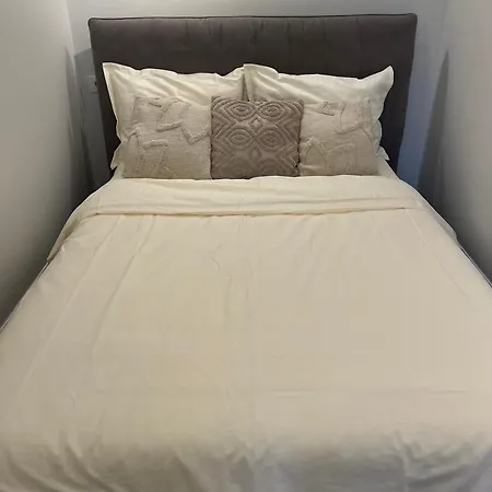Butas Brand New Modern In Old Town